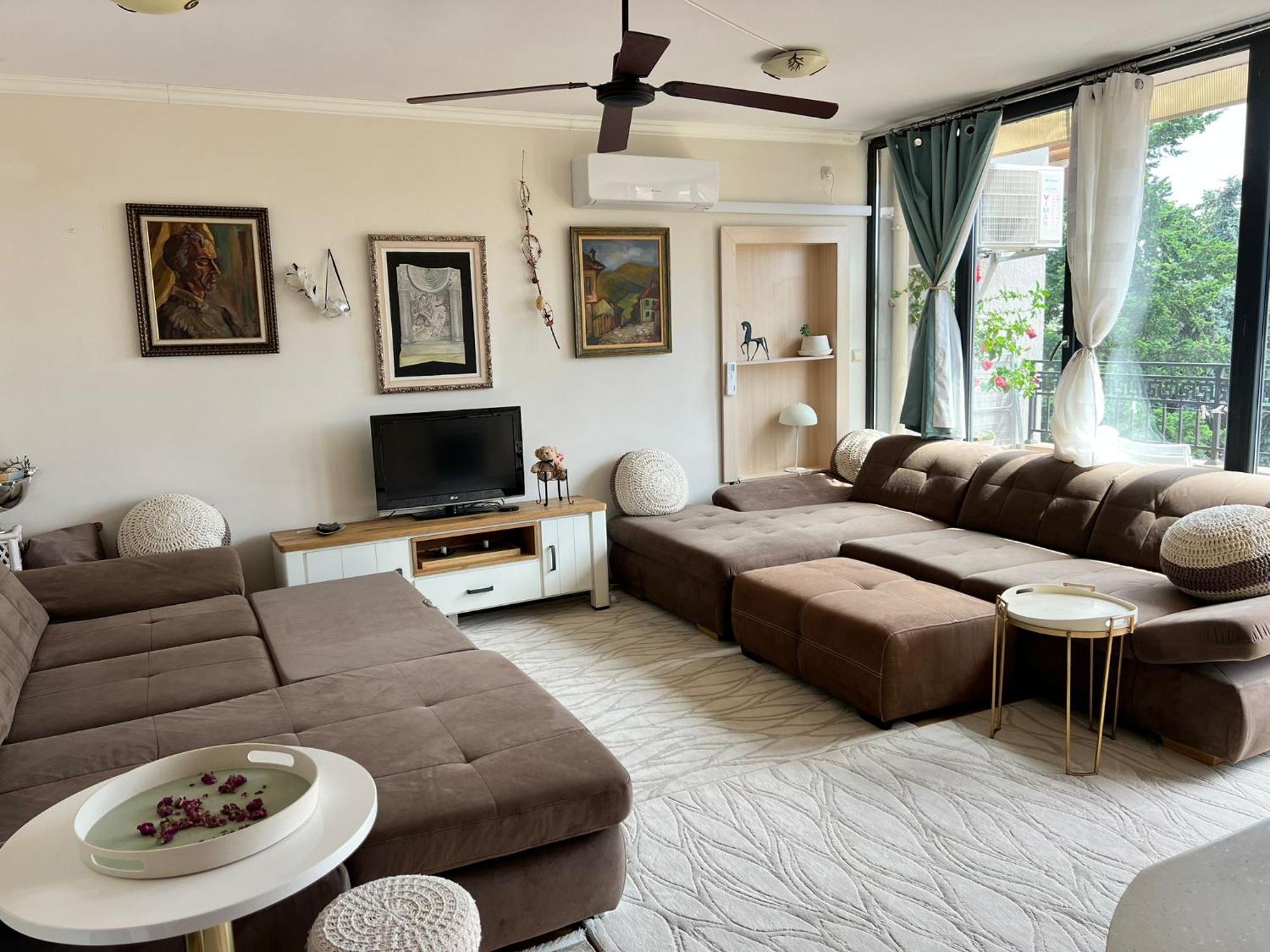 Downtown Central Apartment With Working Kitchen, City Views & Free Parking Kazanlŭk Exterior foto
