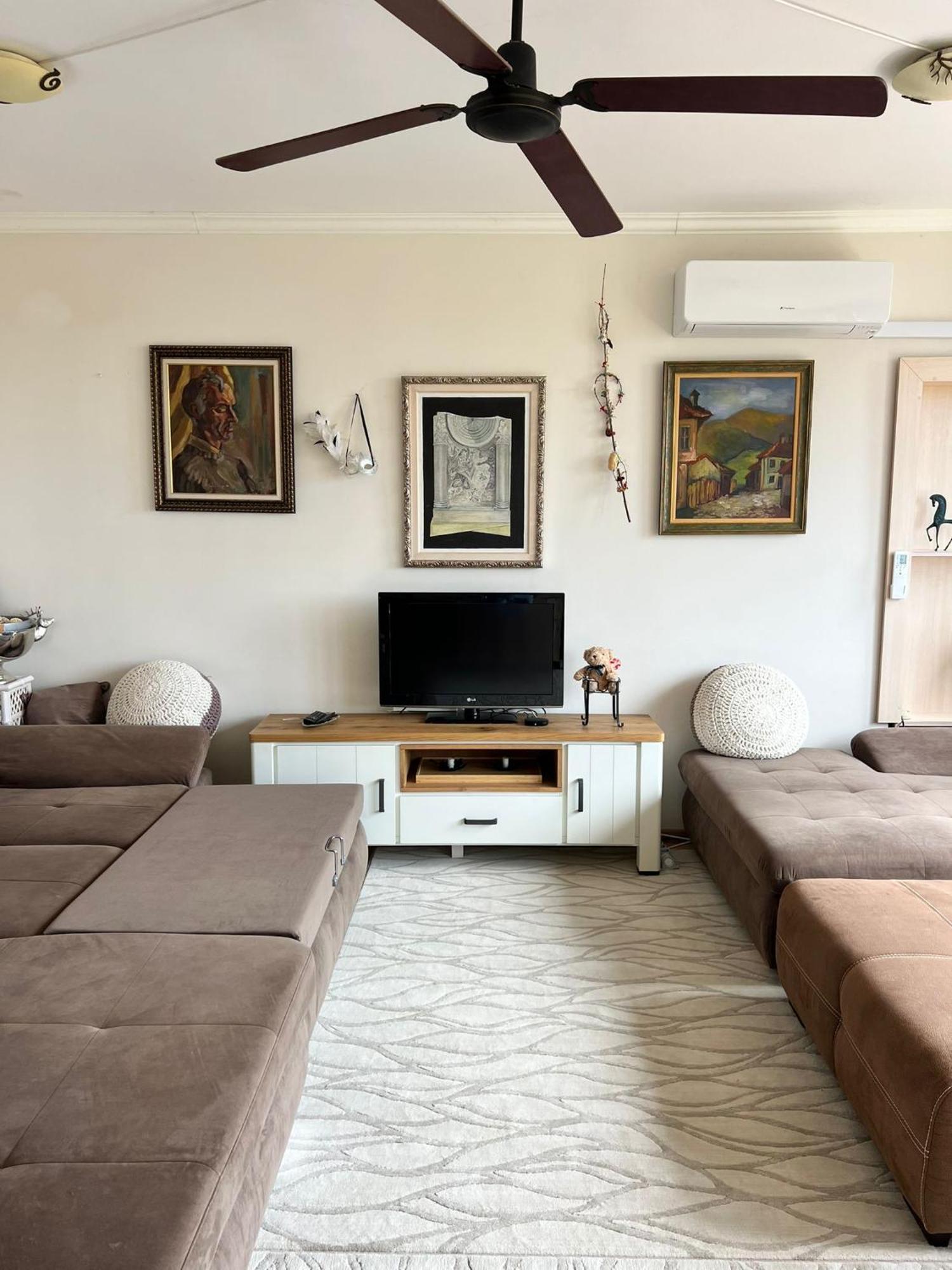 Downtown Central Apartment With Working Kitchen, City Views & Free Parking Kazanlŭk Exterior foto
