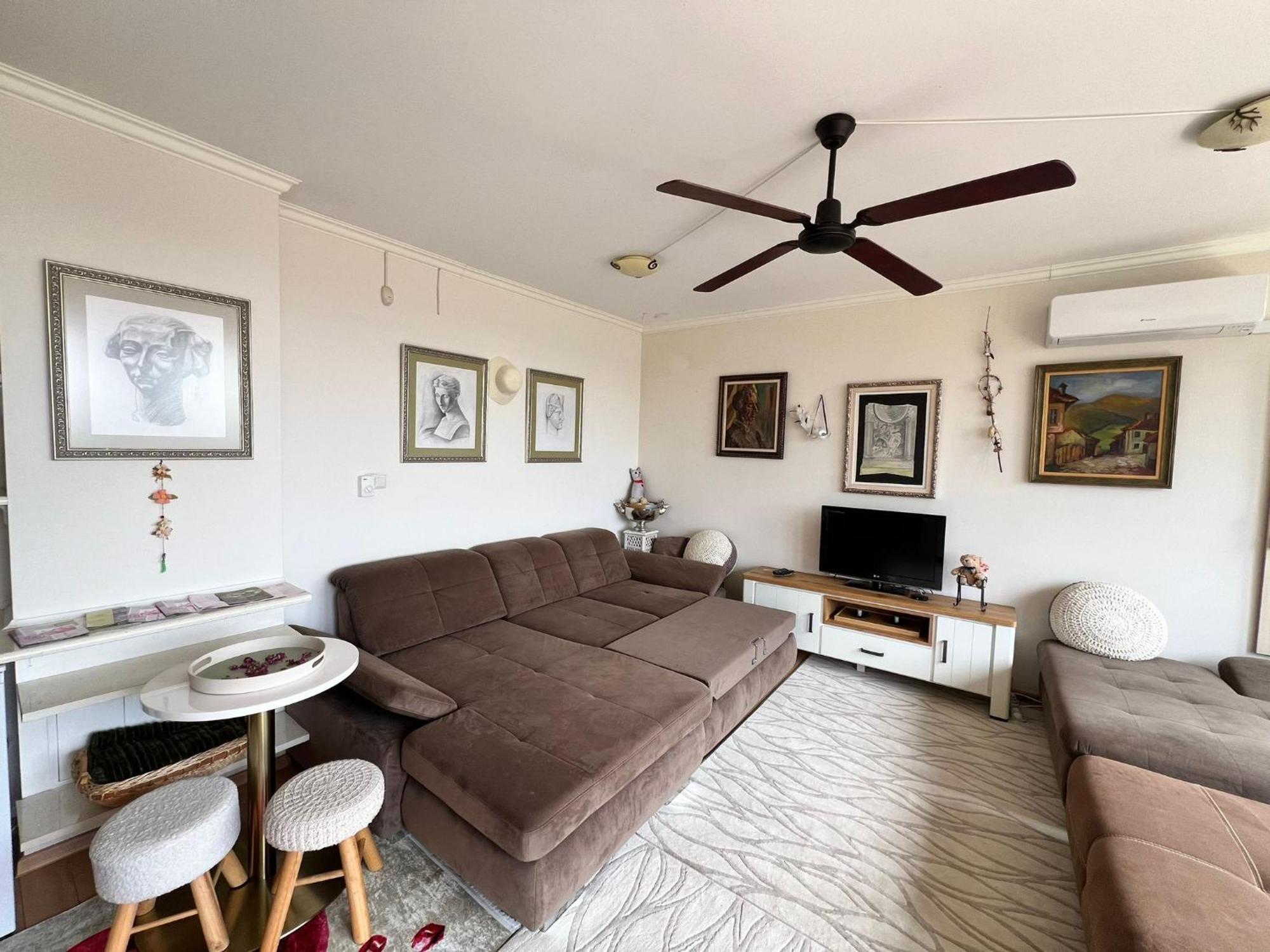Downtown Central Apartment With Working Kitchen, City Views & Free Parking Kazanlŭk Exterior foto