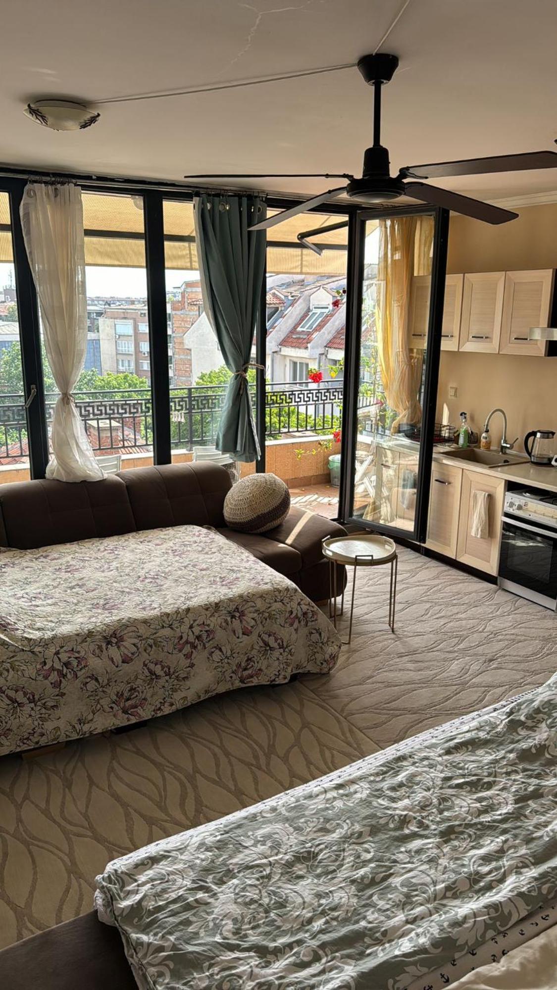 Downtown Central Apartment With Working Kitchen, City Views & Free Parking Kazanlŭk Exterior foto