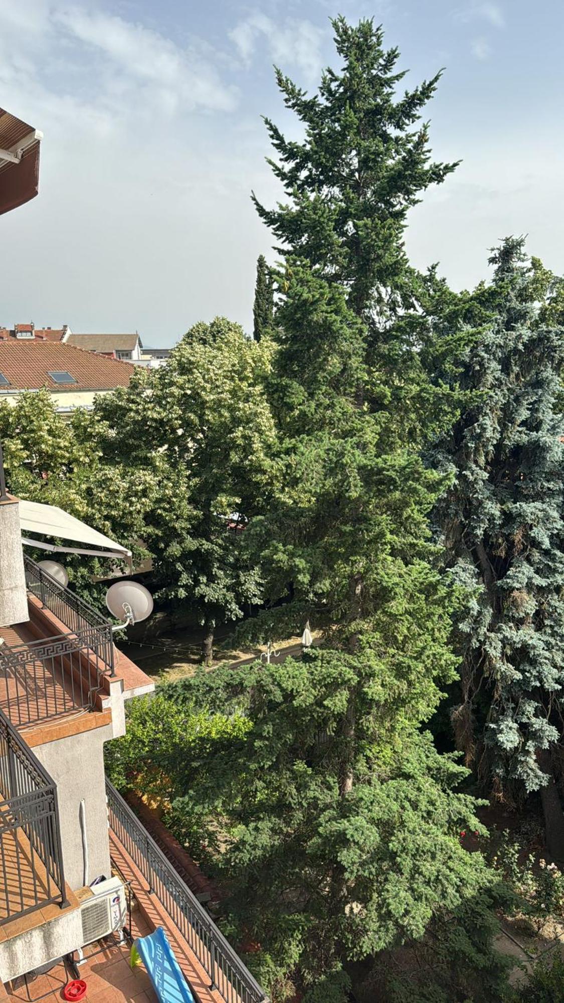 Downtown Central Apartment With Working Kitchen, City Views & Free Parking Kazanlŭk Exterior foto